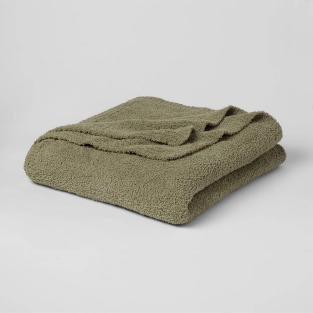 THRESHOLD NWT cozy chenille bed blanket -restful green -king